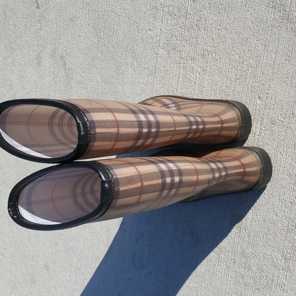 Burberry Rain Boots Made in Italy Size 9 - Picture 3 of 16